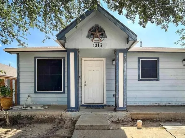 1313 Truman Ln, Laredo, TX 78046