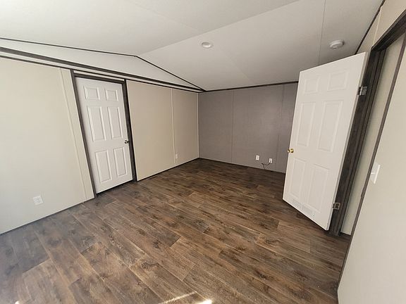 4th image of 248 Private Road So19 #1329
