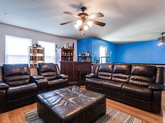 3rd image of 1739 Chadwick Dr