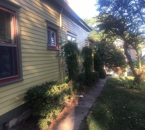 2nd image of 3008 Oak St