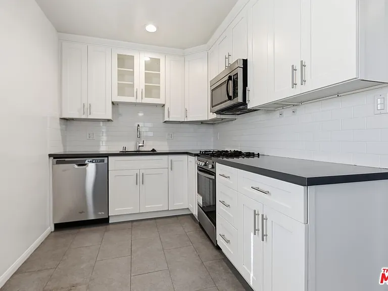 9608 W Olympic Blvd #C — Photo 6