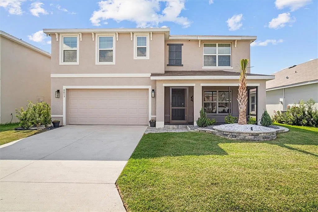 5 bed, 3.0 bath, 2605 sqft, $2,400 — Photo 1