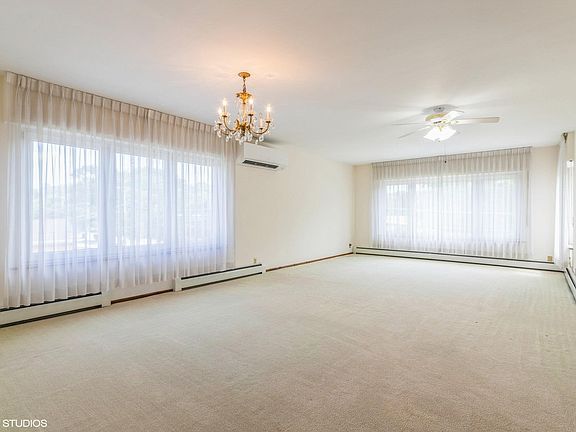 Living/dining room combo