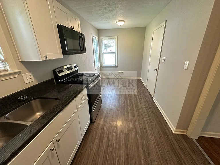 8422 Cherry St — Photo 8