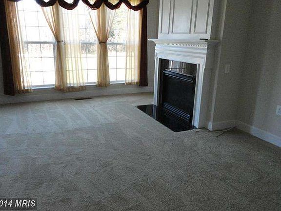 5th image of 83 Denison St