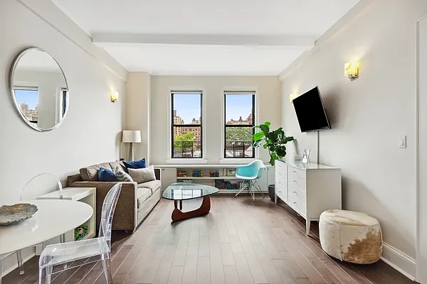 Sold by Compass | media 1