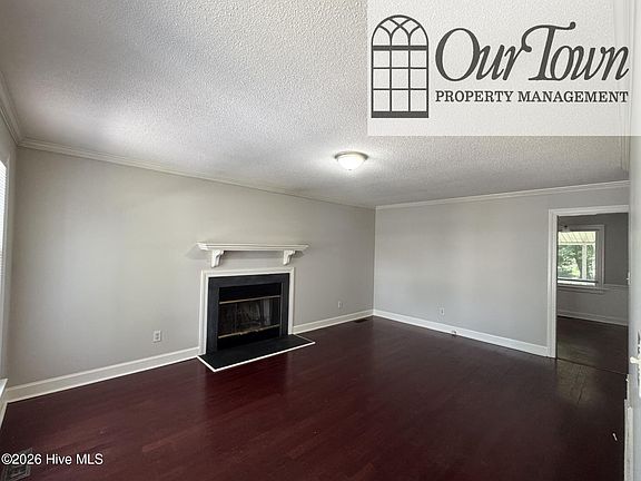 3rd image of 3003 Woodgreen Dr N