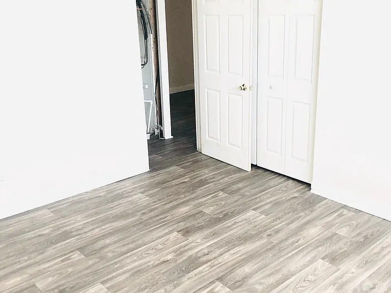 1744 Lyle Ave #5 — Photo 3