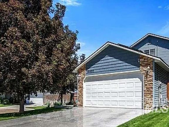 2nd image of 18460 Avalon Pl