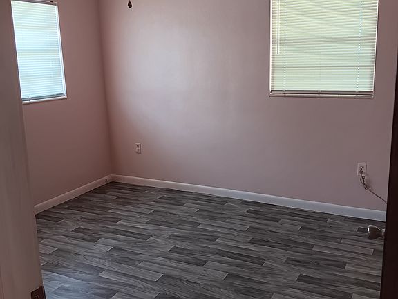 3rd image of 4509 19th Street Cir W APT B