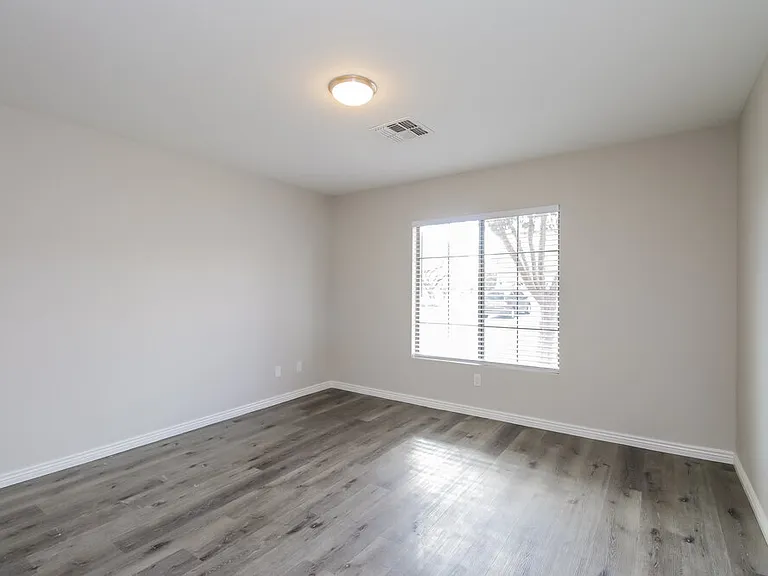 878 E Pollino St — Photo 14