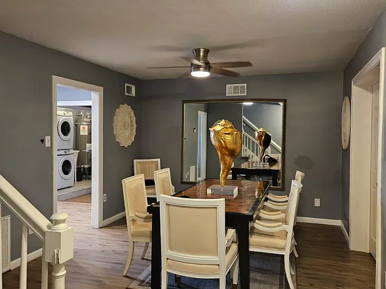 2914 S Mendenhall Rd — Photo 35