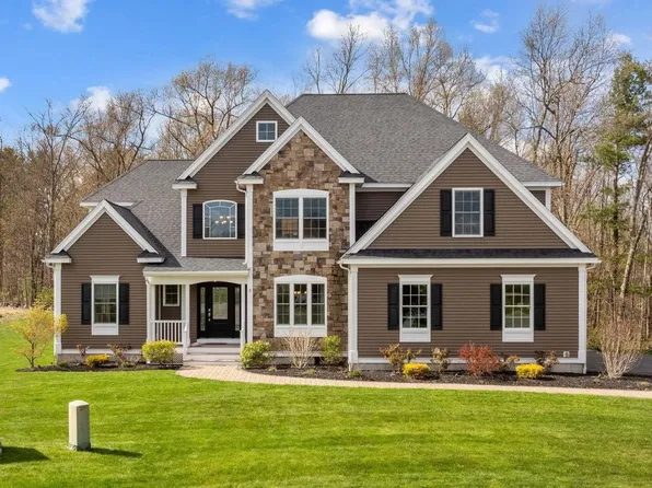 3 Paradise Place, Salem, NH 03079