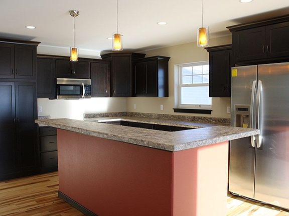 4th image of 2080 Hillside Dr