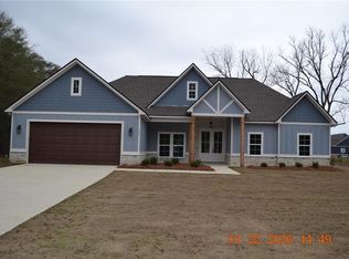 370 Owens Rd, Fort Mitchell, AL 36856