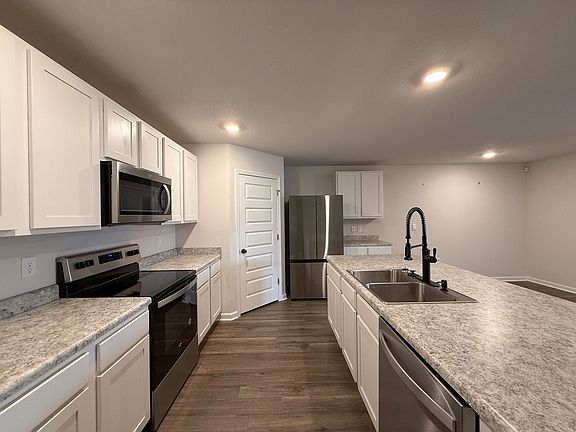 3rd image of 4424 White Cedar Ct