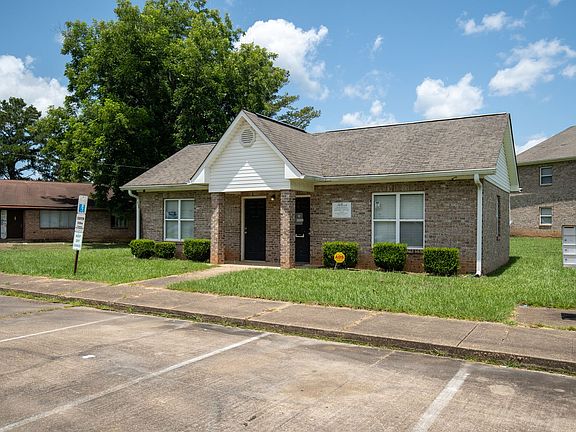 3rd image of 501 Martin Luther King Dr #Ac122be89