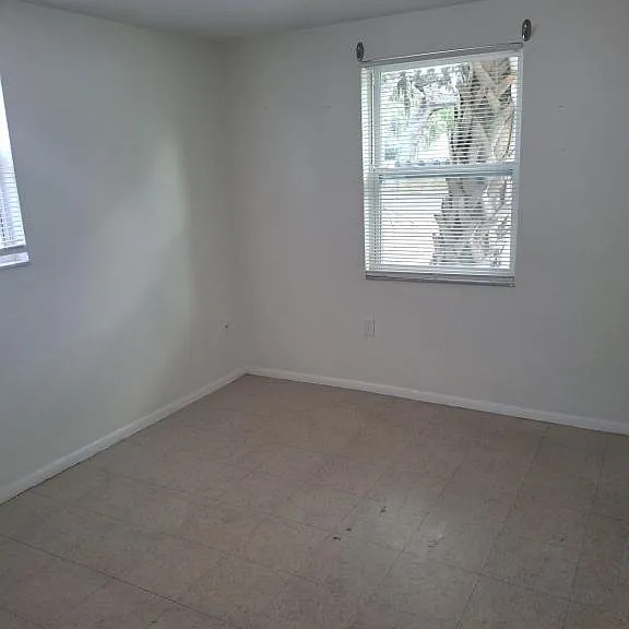 6231 Harrison St — Photo 3