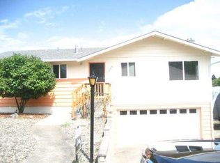 1273 NW Cherry Dr, Roseburg, OR 97471