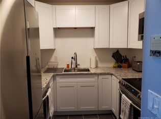 5 W Broad St #17, Pawcatuck, CT 06379