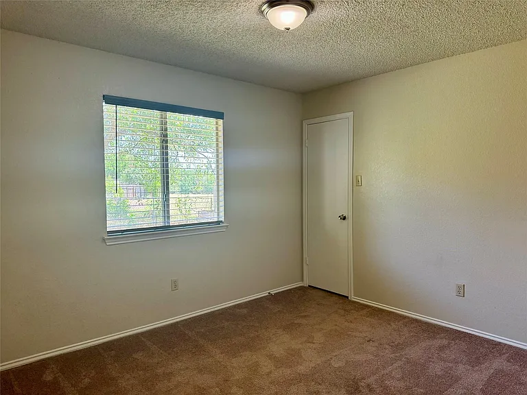 8628 Piney Creek Bnd — Photo 10