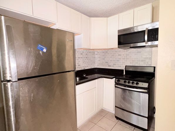 31 Austin St APT 4B