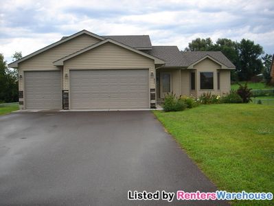 805 Pond View Ct, Braham, MN, 55006