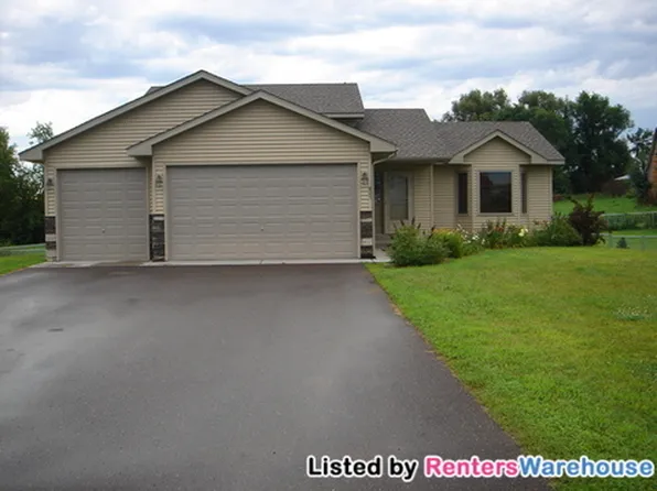 805 Pond View Ct, Braham, MN 55006