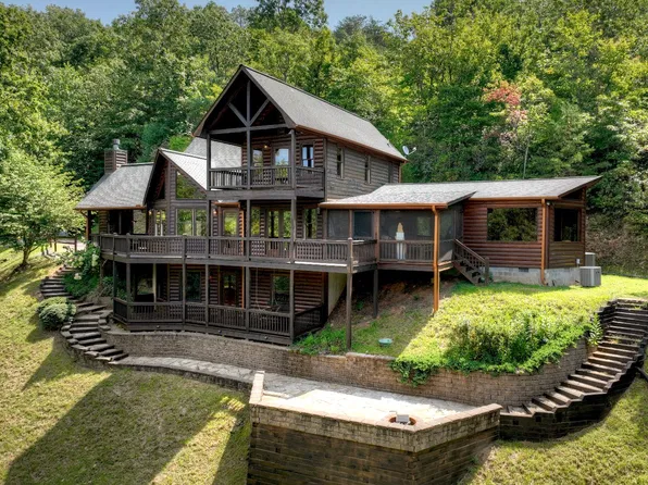 308 Deer Crest Hts, Blue Ridge, GA 30513