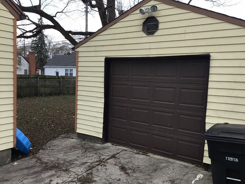 2nd image of 3225 Cornell Dr
