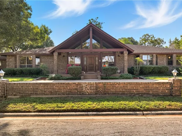 400 Persons St, Stockdale, TX 78160