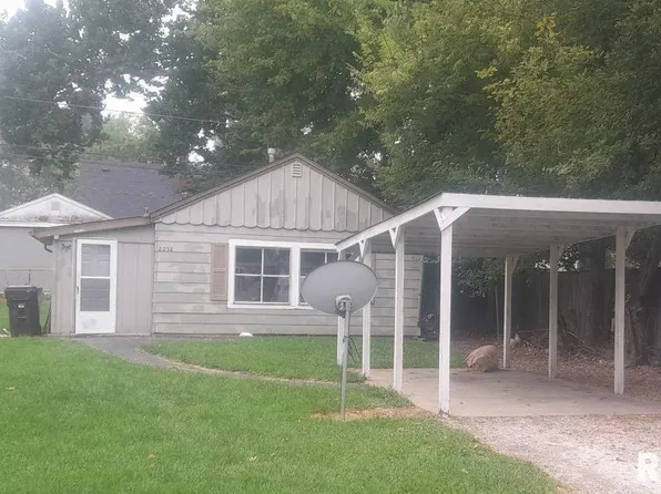 2232 W Albany St, Peoria, IL 61604