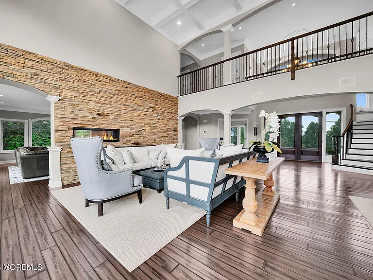 2 Hop Brook Ln — Photo 18