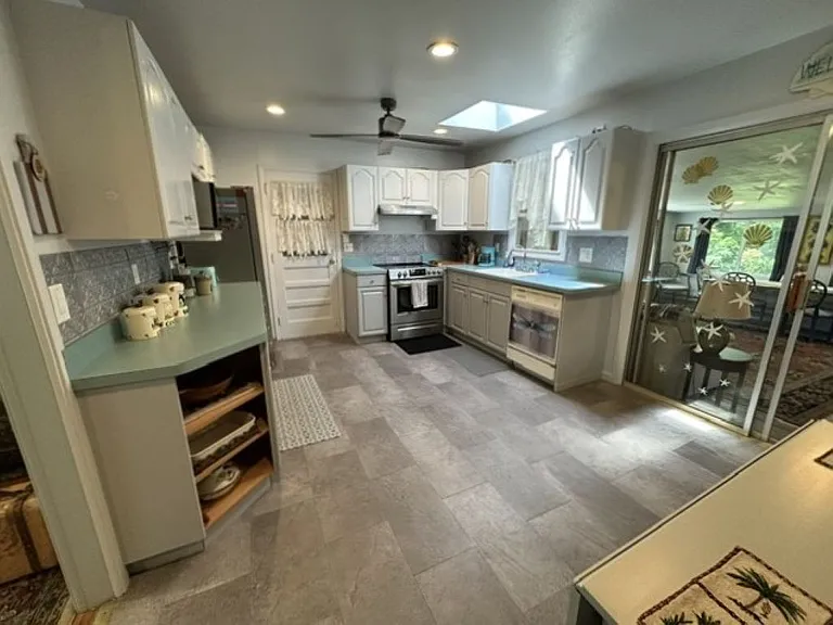 29 Maryland Blvd — Photo 4