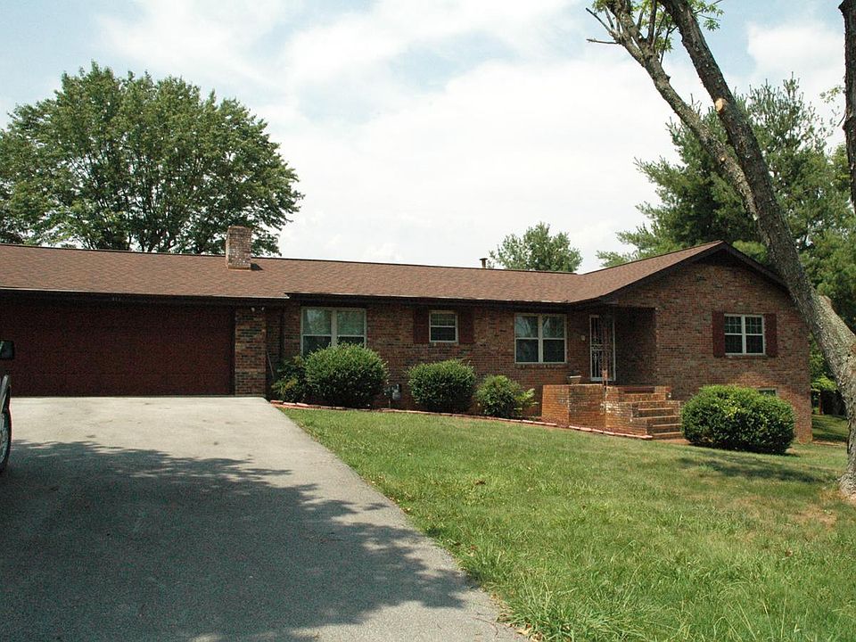 1st image of 912 Oakwood Dr
