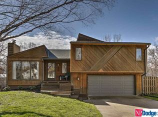 15915 Cedar Cir, Omaha, NE 68130