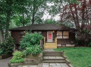 100 Ridgewald Ave, Waldwick, NJ 07463