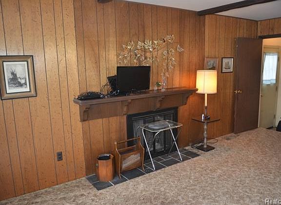 5th image of 389 Harvard Ave