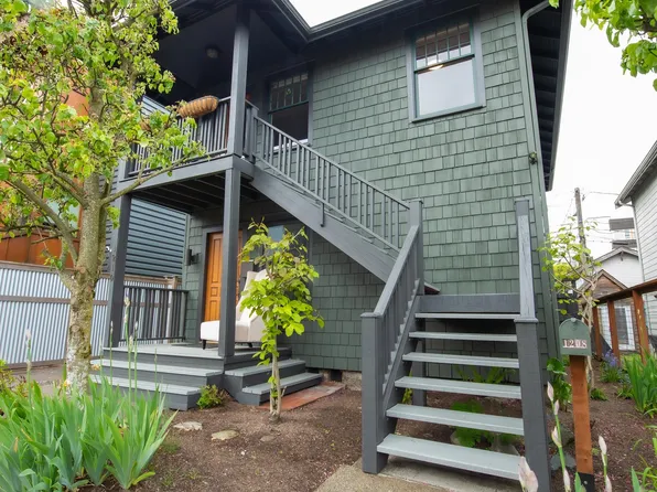 1208 E Barclay Ct, Seattle, WA 98122