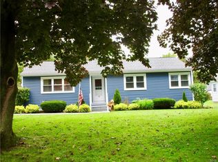 13 Melrose Pkwy, Auburn, NY 13021