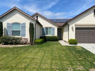 1062 W Muir Way, Hanford, CA 93230