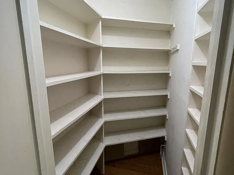 611 E University Dr — Photo 1