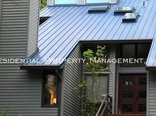 801 SW Terwilliger Pl, Portland, OR 97239