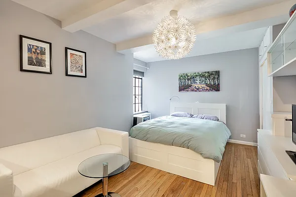 Sold by Compass | media 1