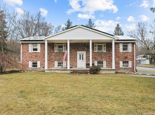 19 Cindy Ln, Highland Mills, NY 10930
