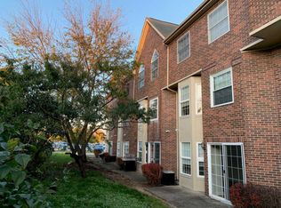 104 Lesley Ln, Crystal Lake, IL 60014