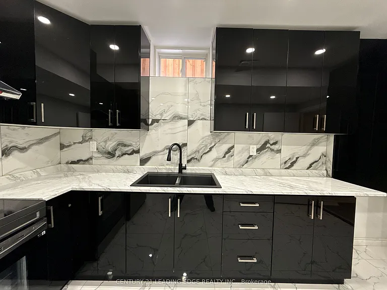 11 Northern Breeze Cres #LOWER — Photo 18