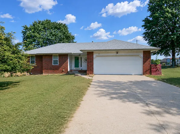 221 E New Melville Road, Willard, MO 65781
