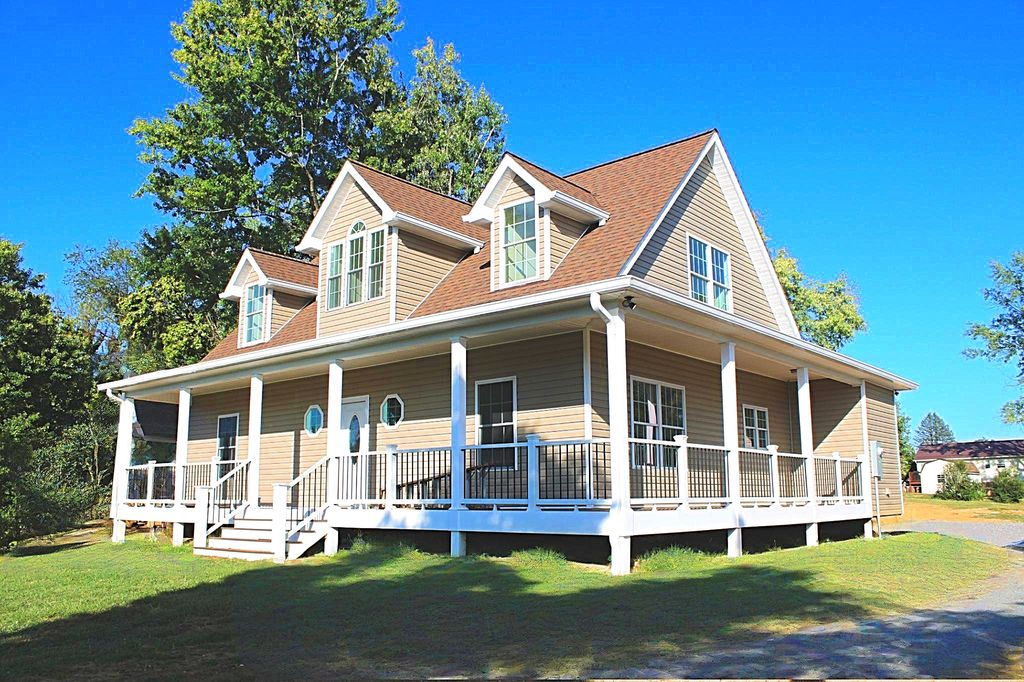 1200 Cambria St NE - Property Image