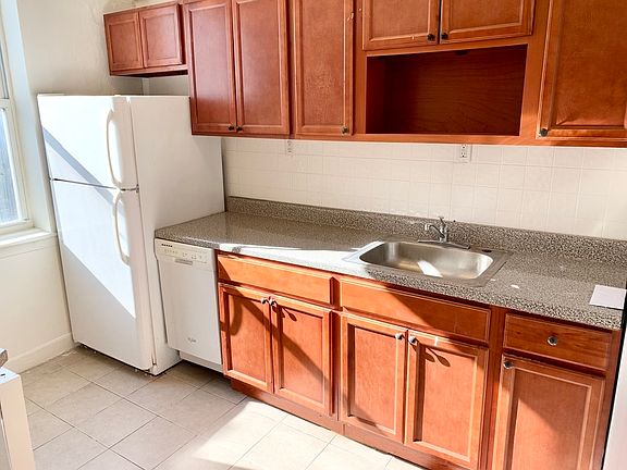 5th image of 618 11th St #5